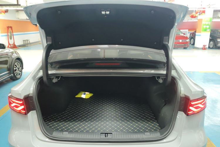 Used Chery Fengyun A8L 2025 1.5 TGDI 145 km Luxury Version Trunk