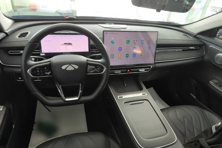 Used Chery Fengyun A8L 2025 1.5 TGDI 145 km Luxury Version Center Console