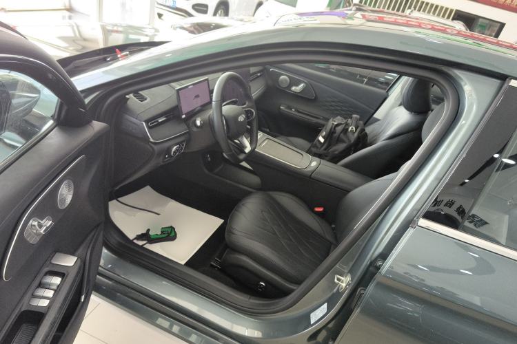 Used Chery Fengyun A8L 2025 1.5 TGDI 145 km Luxury Version Driver Seat