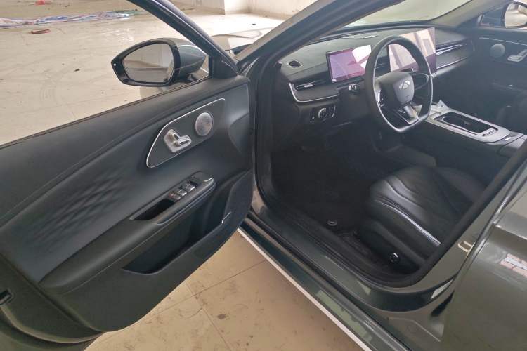 Used Chery Fengyun A8L 2025 1.5 TGDI 145 km Luxury Version Driver Seat