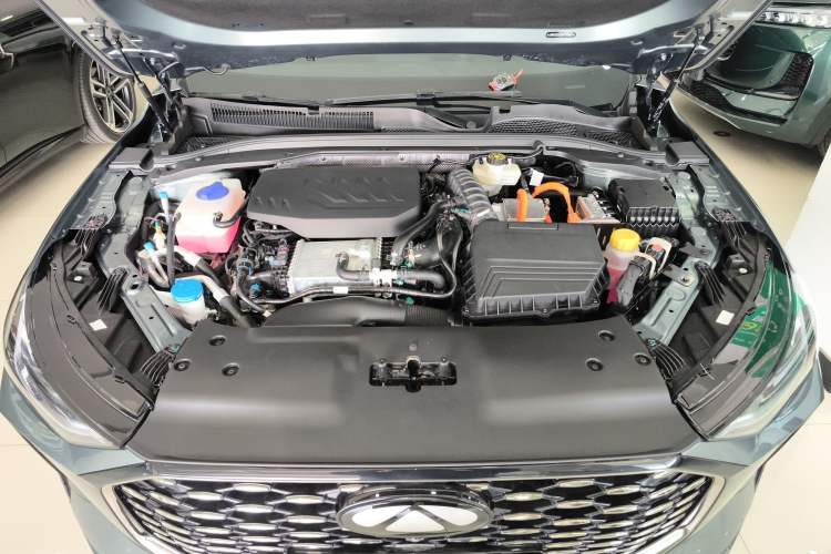 Used Chery Fengyun A8L 2025 1.5 TGDI 145 km Luxury Version Engine Bay