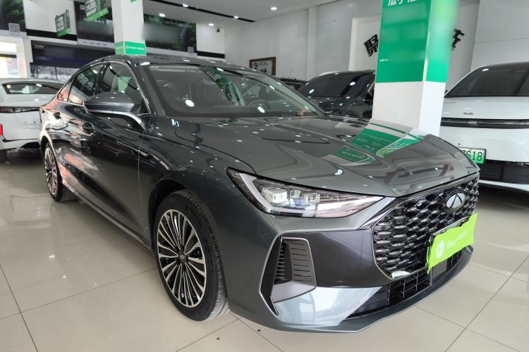 Used Chery Fengyun A8L 2025 1.5 TGDI 145 km Luxury Version Exterior 1