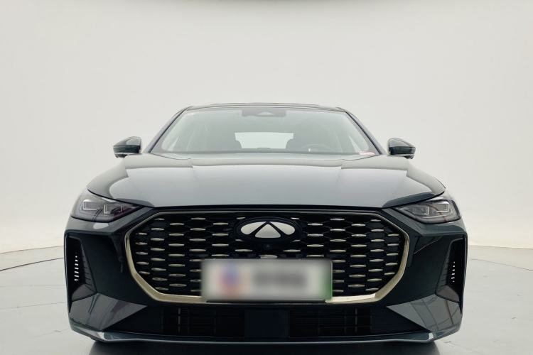 Used Chery Fengyun A8L 2025 1.5 TGDI 145 km Luxury Version Exterior 2