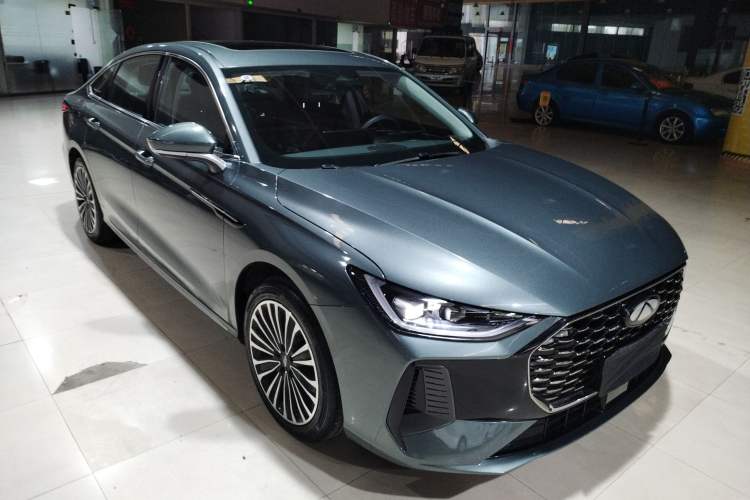 Used Chery Fengyun A8L 2025 1.5 TGDI 145 km Luxury Version Exterior 2