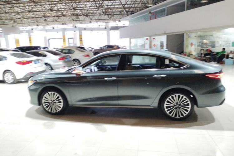 Used Chery Fengyun A8L 2025 1.5 TGDI 145 km Luxury Version Exterior 3