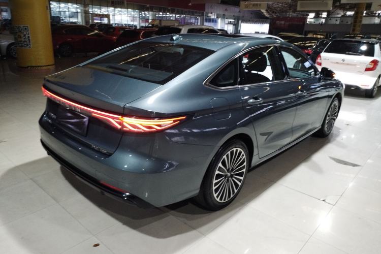 Used Chery Fengyun A8L 2025 1.5 TGDI 145 km Luxury Version Exterior 5
