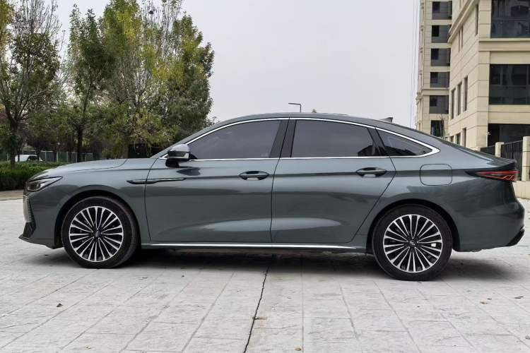 Used Chery Fengyun A8L 2025 1.5 TGDI 145 km Luxury Version Exterior 6