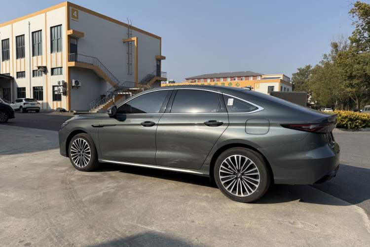 Used Chery Fengyun A8L 2025 1.5 TGDI 145 km Luxury Version Exterior 8