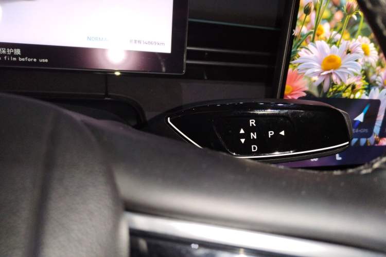 Used Chery Fengyun A8L 2025 1.5 TGDI 145 km Luxury Version Gear Lever