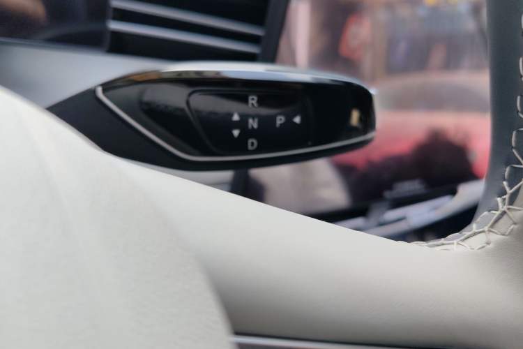 Used Chery Fengyun A8L 2025 1.5 TGDI 145 km Comfort Version Gear Lever