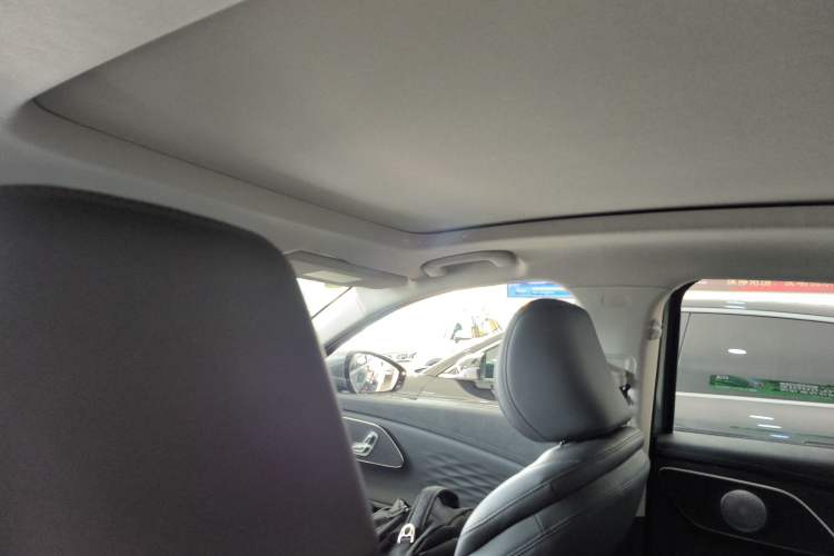 Used Chery Fengyun A8L 2025 1.5 TGDI 145 km Luxury Version Headliner