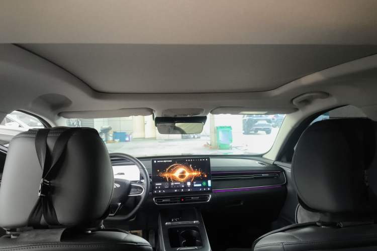 Used Chery Fengyun A8L 2025 1.5 TGDI 145 km Luxury Version Headliner