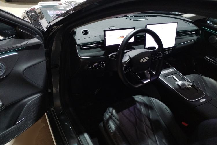 Used Chery Fengyun A8L 2025 1.5 TGDI 145 km Luxury Version Interior 3