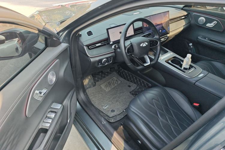Used Chery Fengyun A8L 2025 1.5 TGDI 145 km Luxury Version Interior 3