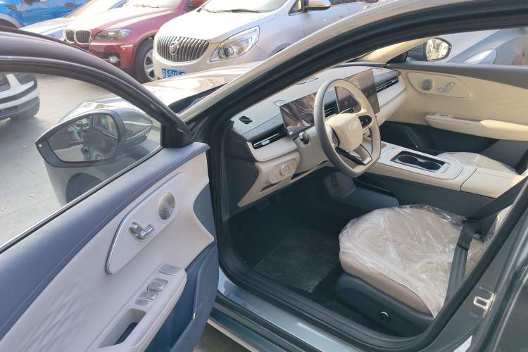 Used Chery Fengyun A8L 2025 1.5 TGDI 145 km Comfort Version Interior 3
