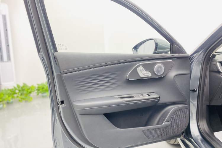 Used Chery Fengyun A8L 2025 1.5 TGDI 145 km Luxury Version Interior 6