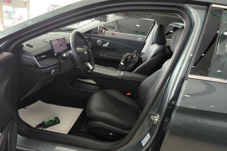 Used Chery Fengyun A8L 2025 1.5 TGDI 145 km Luxury Version Left Front Seat