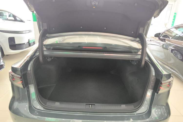 Used Chery Fengyun A8L 2025 1.5 TGDI 145 km Luxury Version Trunk