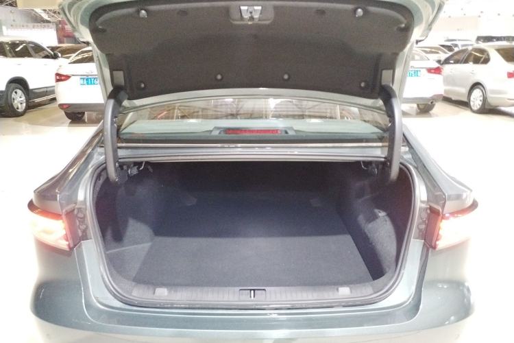 Used Chery Fengyun A8L 2025 1.5 TGDI 145 km Luxury Version Trunk