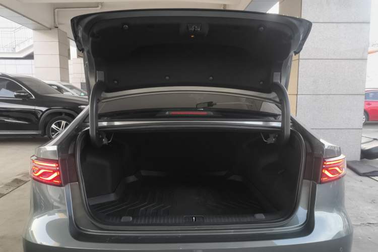 Used Chery Fengyun A8L 2025 1.5 TGDI 145 km Luxury Version Trunk