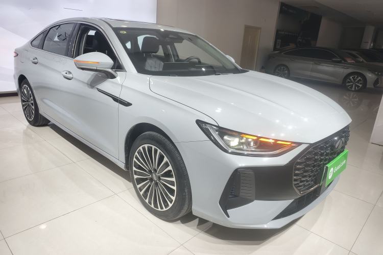 Used Chery Fengyun A8L 2025 1.5 TGDI 145 km Luxury Version Exterior 2