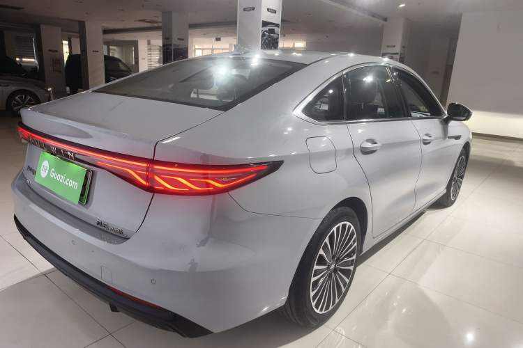 Used Chery Fengyun A8L 2025 1.5 TGDI 145 km Luxury Version Exterior 5