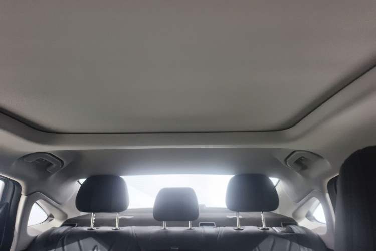 Used Chery Fengyun A8L 2025 1.5 TGDI 145 km Luxury Version Headliner