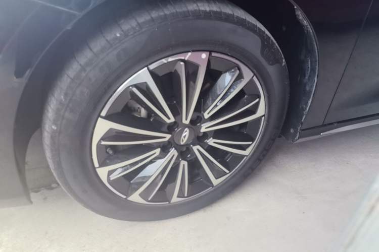 Used Chery Fengyun A8 2024 127 Yufeng Edition Left Front Wheel Hub