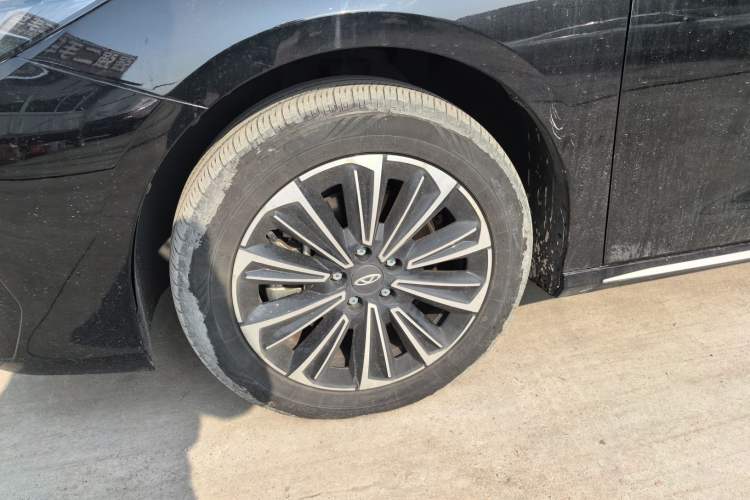 Used Chery Fengyun A8 2024 127 Yufeng Edition Left Front Wheel Hub