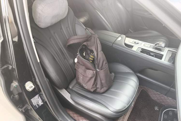 Used Chery Fengyun A8 2024 127 Long-Range Version Comfort Edition Right Front Seat