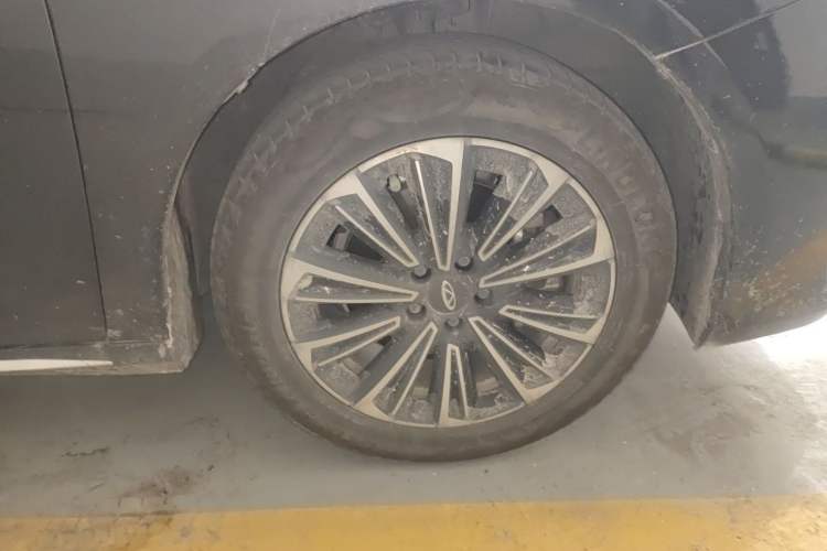 Used Chery Fengyun A8 2024 127 Chasing the Wind Edition Right Front Wheel Hub