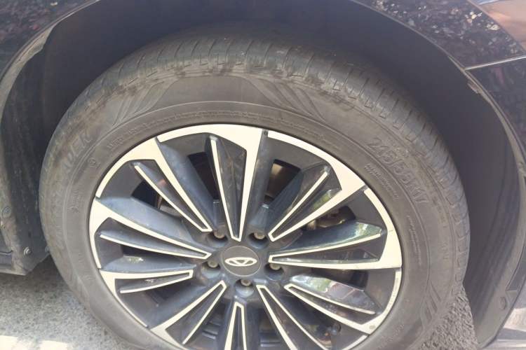 Used Chery Fengyun A8 2024 127 Chasing the Wind Edition Right Front Wheel Hub