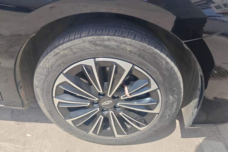 Used Chery Fengyun A8 2024 127 Long-Range Version Comfort Edition Right Front Wheel Hub