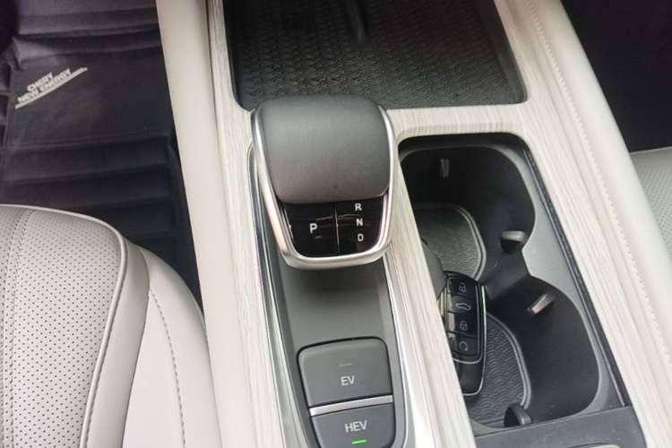 Used Chery Fengyun A8 2024 127 Far Voyage Luxury Edition Gear Lever