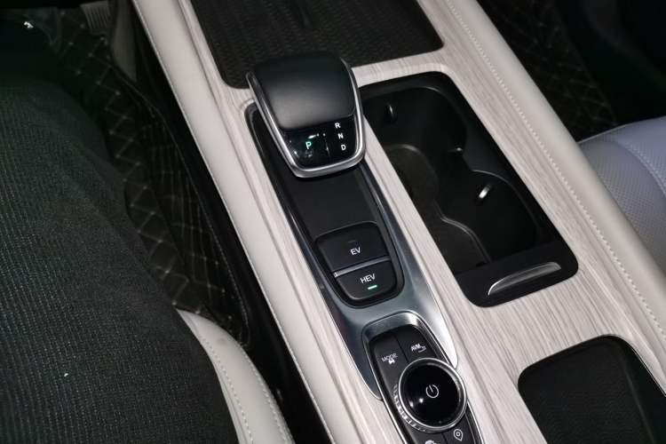 Used Chery Fengyun A8 2024 127 Yufeng Edition Gear Lever