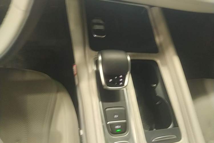 Used Chery Fengyun A8 2024 127 Yufeng Edition Gear Lever