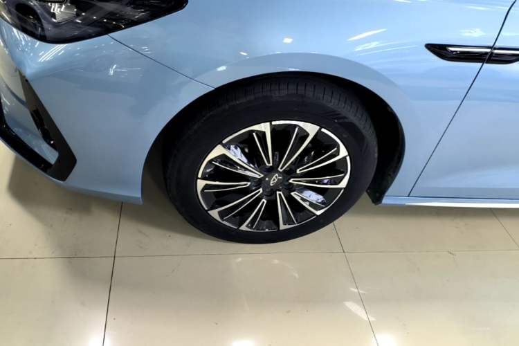 Used Chery Fengyun A8 2024 127 Yufeng Edition Left Front Wheel Hub