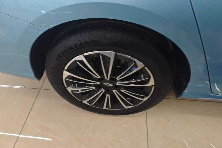 Used Chery Fengyun A8 2024 127 Yufeng Edition Right Rear Wheel Hub