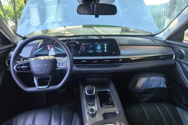 Used Chery Fengyun A8 2024 127 Long-Distance Edition Standard Version Center Console
