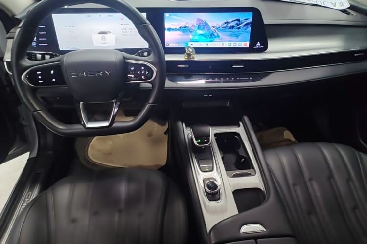 Used Chery Fengyun A8 2024 127 Long-Range Version Comfort Edition Center Console
