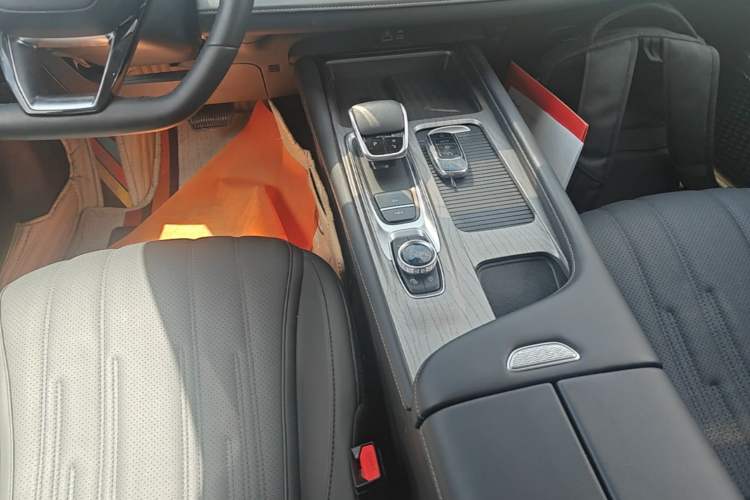 Used Chery Fengyun A8 2024 127 Chasing the Wind Edition Gear Lever