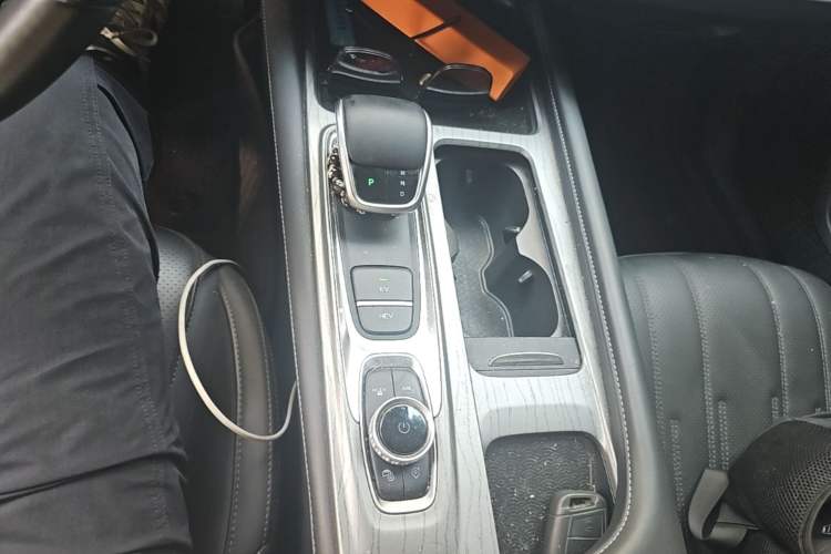 Used Chery Fengyun A8 2024 127 Yufeng Edition Gear Lever