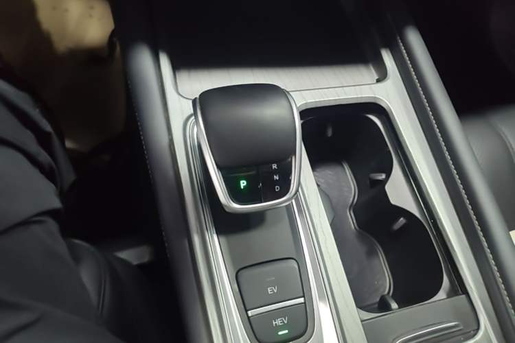 Used Chery Fengyun A8 2024 127 Long-Range Version Comfort Edition Gear Lever