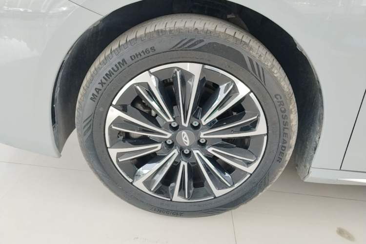Used Chery Fengyun A8 2024 127 Long-Range Version Comfort Edition Left Front Wheel Hub