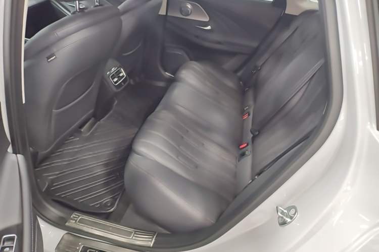Used Chery Fengyun A8 2024 127 Long-Range Version Comfort Edition Left Rear Seat
