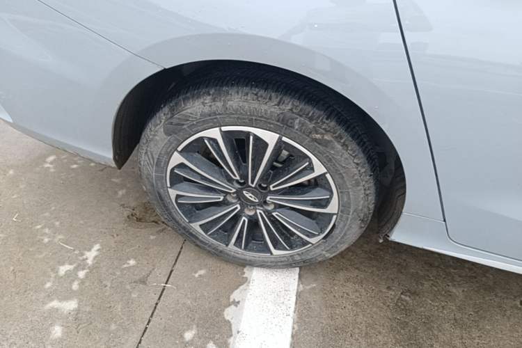 Used Chery Fengyun A8 2024 127 Chasing the Wind Edition Right Rear Wheel Hub