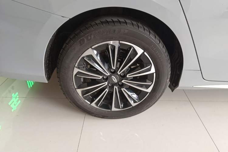 Used Chery Fengyun A8 2024 127 Chasing the Wind Edition Right Rear Wheel Hub