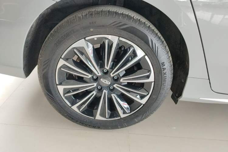 Used Chery Fengyun A8 2024 127 Long-Range Version Comfort Edition Right Rear Wheel Hub