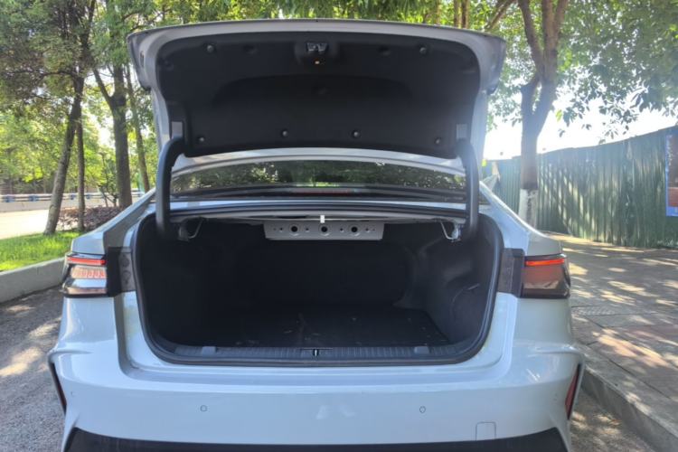 Used Chery Fengyun A8 2024 127 Long-Distance Edition Standard Version Trunk