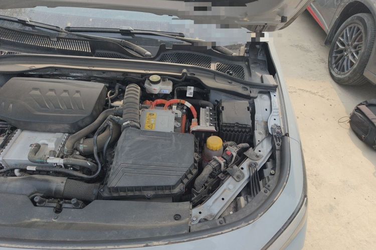 Used Chery Fengyun A8 2024 127 Long-Range Version Comfort Edition Engine Bay Left